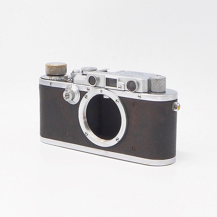 yÁz(CJ) Leica III^