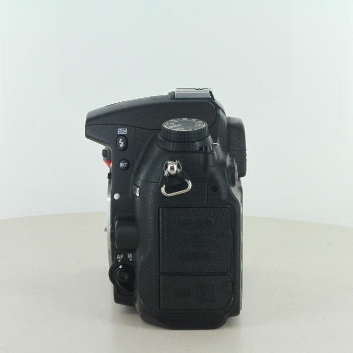 yÁz(jR) Nikon D7000