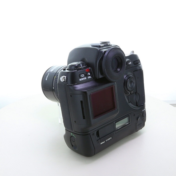 yÁz(jR) Nikon D1X{fB+AF-N35-105/3.5-4.5