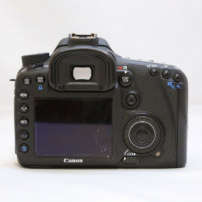 yÁz(Lm) Canon EOS 7D {fC