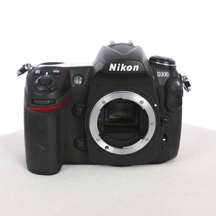 yÁz(jR) Nikon D300 {fC