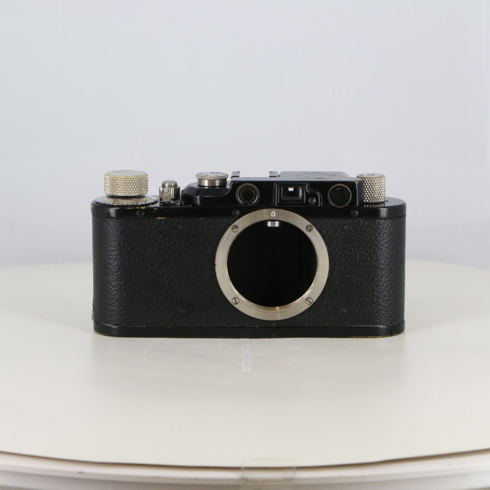 yÁz(CJ) Leica D II ubN I^