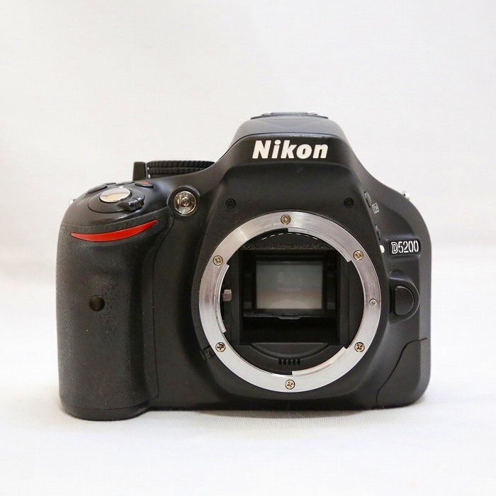 yÁz(jR) Nikon D5200 {fC ucN