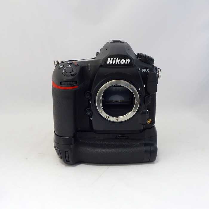 yÁz(jR) Nikon D850+MB-D18