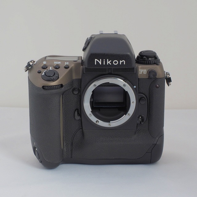 【中古】(ニコン) Nikon F5(50th)｜ナニワグループオンライン｜2111050013693