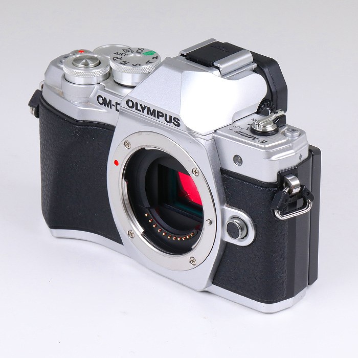 中古 オリンパス Olympus Om D E M10 Mark Iii シルバー ナニワグループオンライン