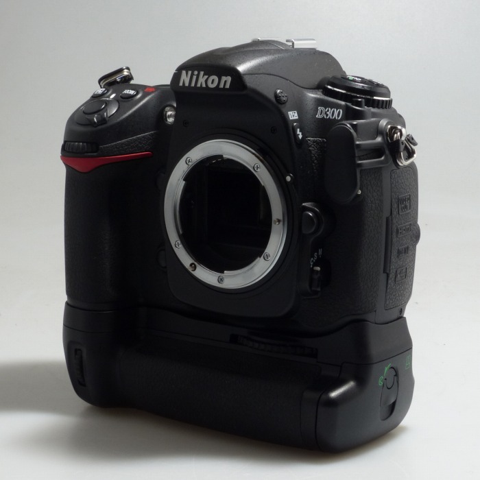 中古】(ニコン) Nikon D300 + MB-D10｜ナニワグループオンライン