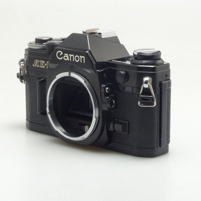 yÁz(Lm) Canon AE-1 ubN