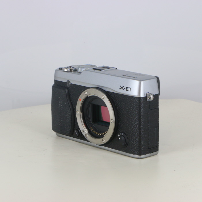 中古】(フジフイルム) FUJIFILM X-E1 ボディ シルバー｜ナニワグループ