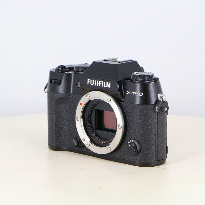 美品 Fujifilm X-T50 ボディ 1689回 富士フィルム FUJIFILM X-T50 ボディ シルバー 日英2か国語モデル ミラーレス