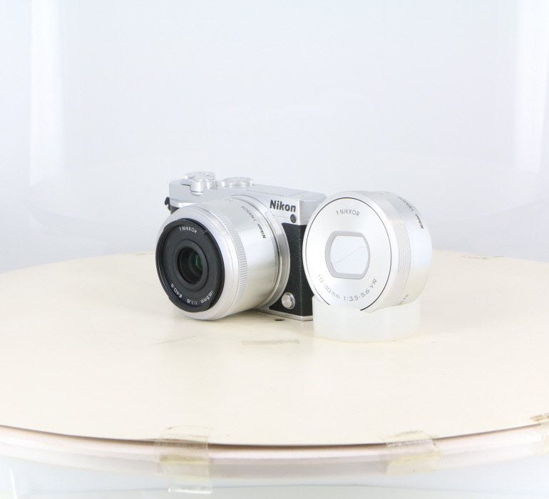 中古】(ニコン) Nikon 1 J5 ダブルレンズキット シルバー｜ナニワ