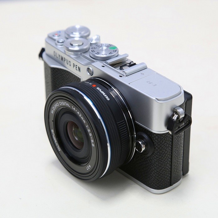 中古】(オリンパス) OLYMPUS E-P7 14-42 レンズキツト シルバー