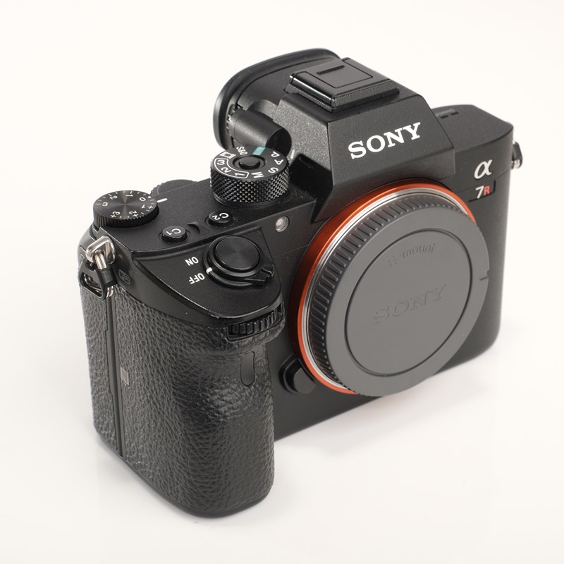 代引き不可】 《並品》 SONY α7RIII ボディ ILCE-7RM3 デジタルカメラ fucoa.cl