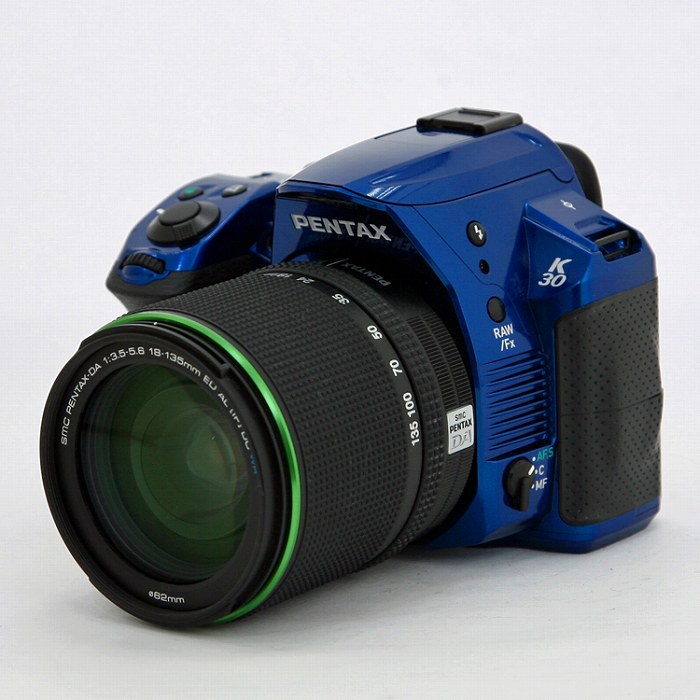 中古 ペンタックス Pentax K 30 ボデイ クリスタルブルー Da18 135wrレンズキット ナニワグループオンライン