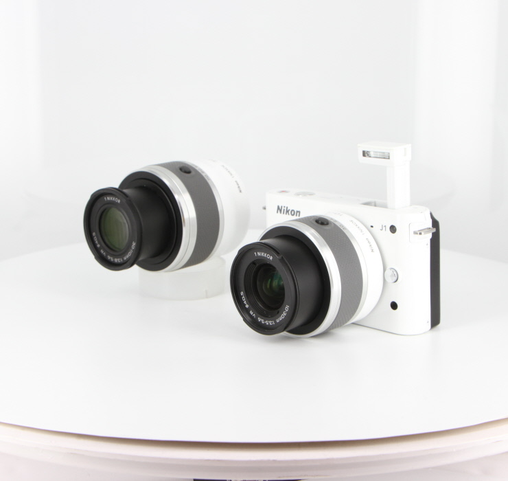 2022年レディースファッション福袋 Nikon おまけ付き ホワイト ダブルズームキット J1 1 - デジタルカメラ -  www.fonsti.org