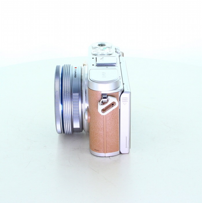 中古】(オリンパス) OLYMPUS E-PL9 14-42/EZレンズキツト ホワイト