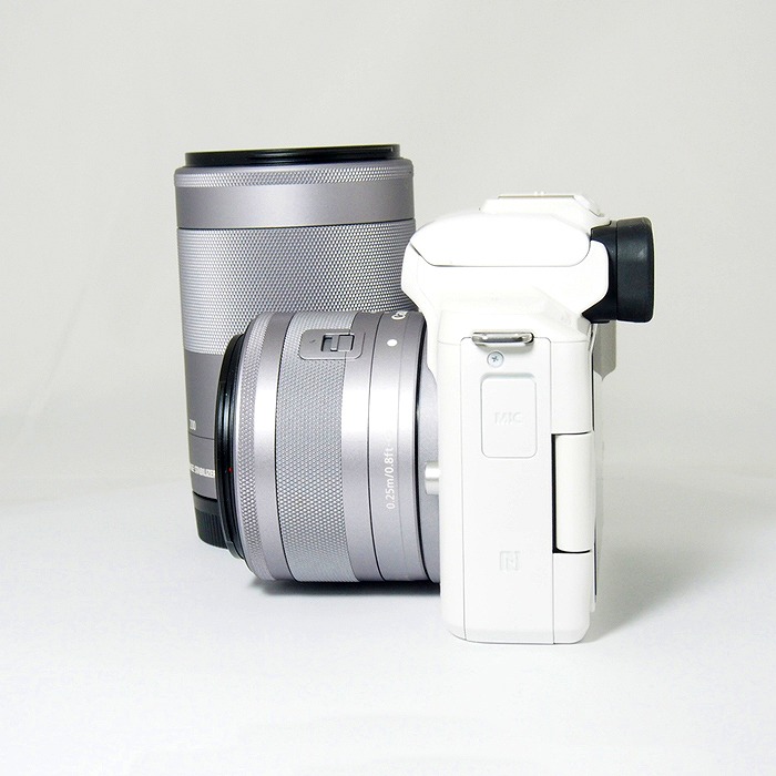 中古】(キヤノン) Canon EOS KISS M ダブルズームキツト