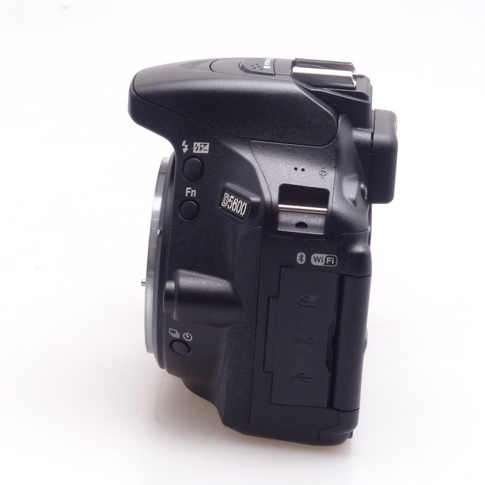 Nikon D5600（中古品） 中古】(ニコン) Nikon D5600 ボディ｜ナニワグループオンライン
