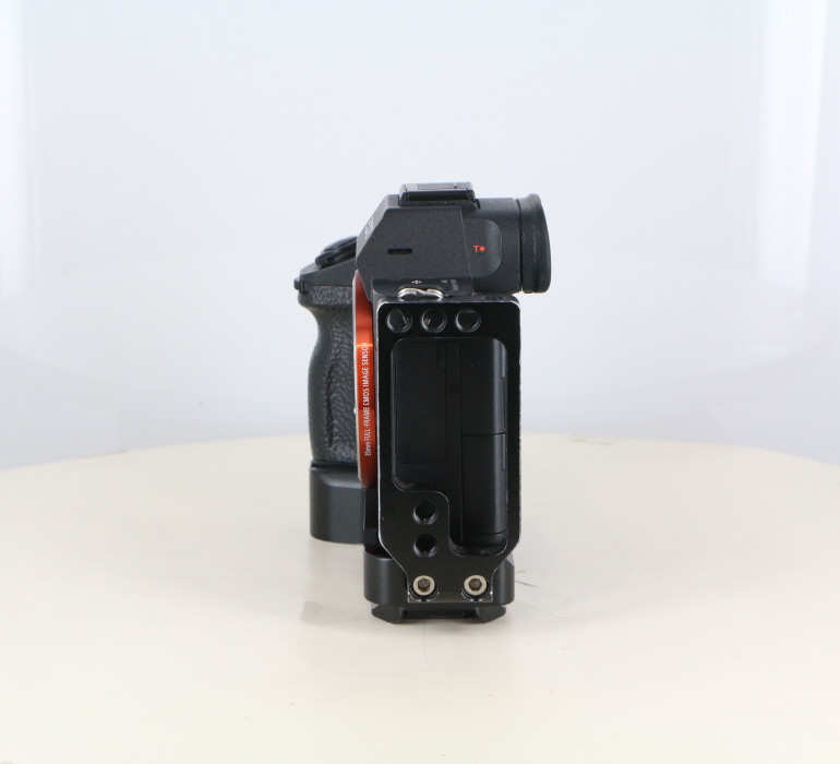 中古】(ソニー) SONY α7RIII (ILCE-7RM3) ボデイ｜ナニワグループ