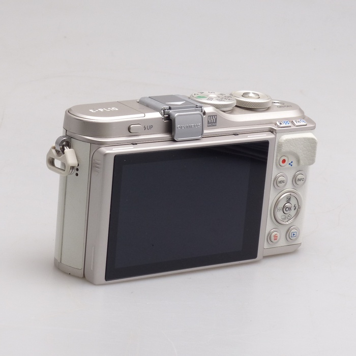 【中古品】OLYMPUS PEN E-PL10 ホワイト OLYMPUS PEN オリンパス ミラーレス E-PL10 レンズキット