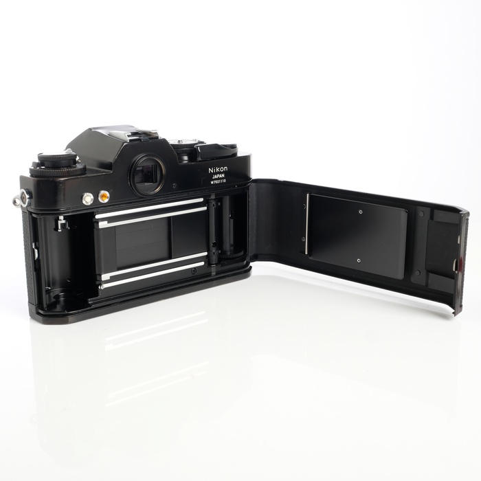 中古】(ニコン) Nikon ニコマートEL｜ナニワグループオンライン
