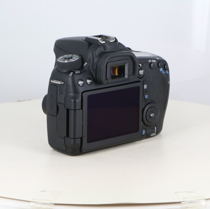 中古】(キヤノン) Canon EOS 70D ボディ｜ナニワグループオンライン