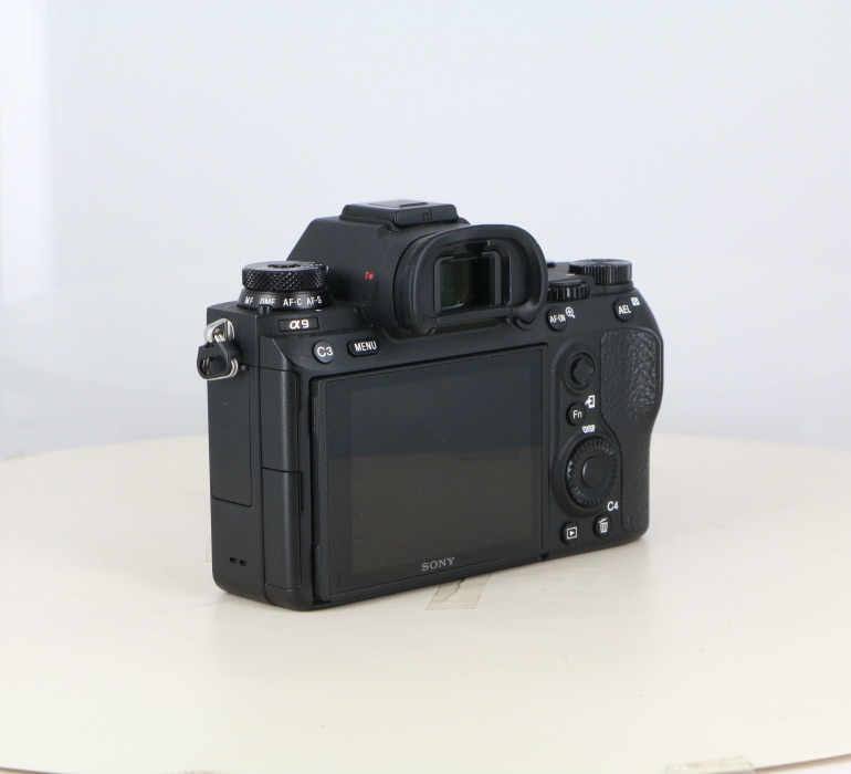 中古】(ソニー) SONY α9 (ILCE-9) ボディ｜ナニワグループオンライン