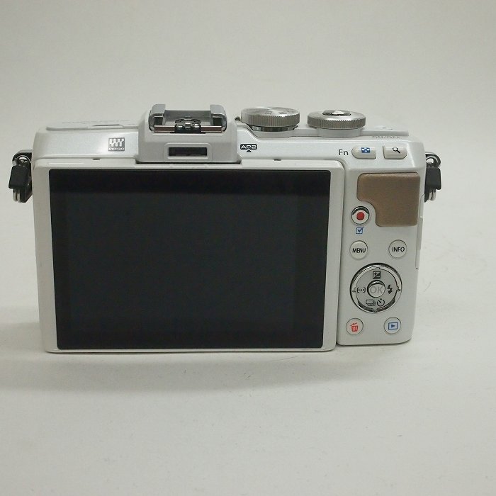 中古】(オリンパス) OLYMPUS E-PL7 ボデイ ホワイト｜ナニワ