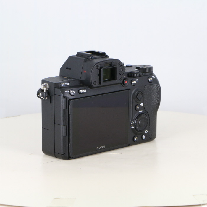 SONY α7 III lLCE-7M3 中古　極上品　おまけ多数 α7 III 新品 156,290円 中古 117,000円 | ネット最安値の価格比較