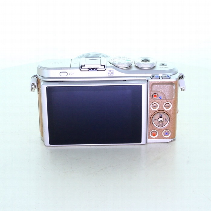 中古】(オリンパス) OLYMPUS E-PL9 14-42/EZレンズキツト ホワイト