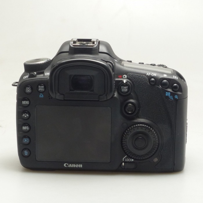 yÁz(Lm) Canon EOS 7D