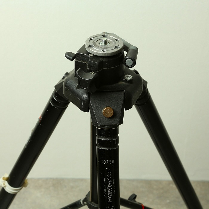 中古】(マンフロット) Manfrotto 三脚 075B｜ナニワグループオンライン｜2221070402541