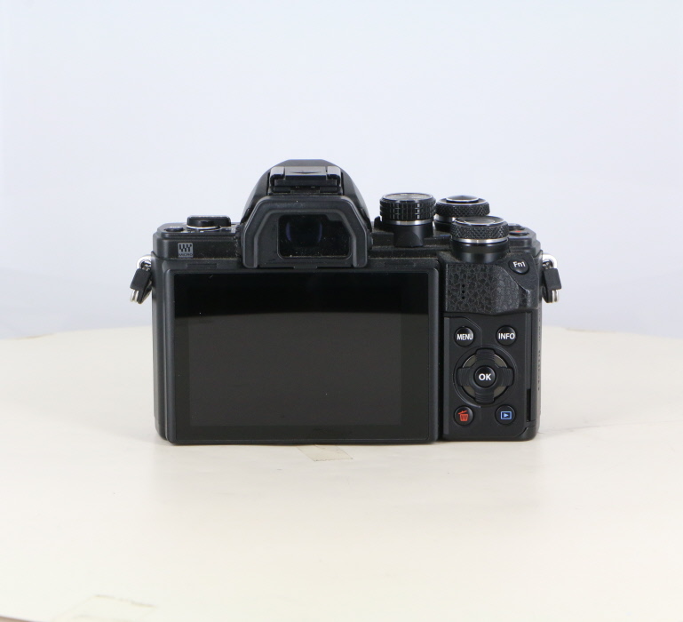中古】(オリンパス) OLYMPUS OM-D E-M10 MarkII ボデイ ブラツク
