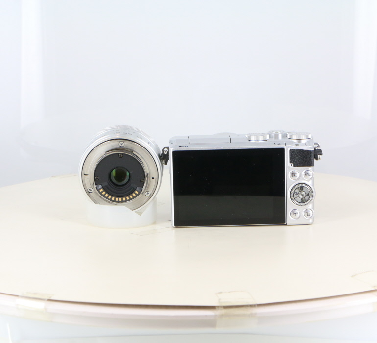 中古】(ニコン) Nikon 1 J5 ダブルレンズキット シルバー｜ナニワ