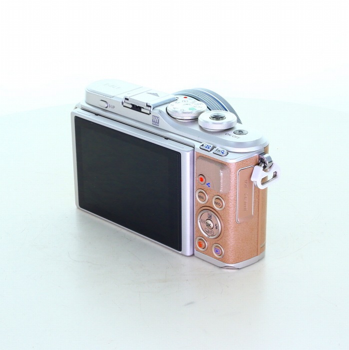 中古】(オリンパス) OLYMPUS E-PL9 14-42/EZレンズキツト ホワイト