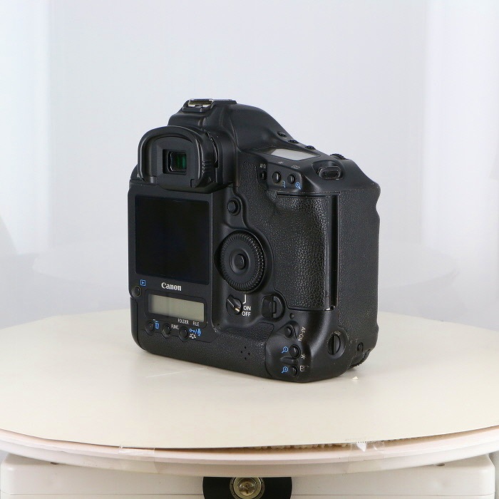 yÁz(Lm) Canon EOS-1D Mark IV {fB