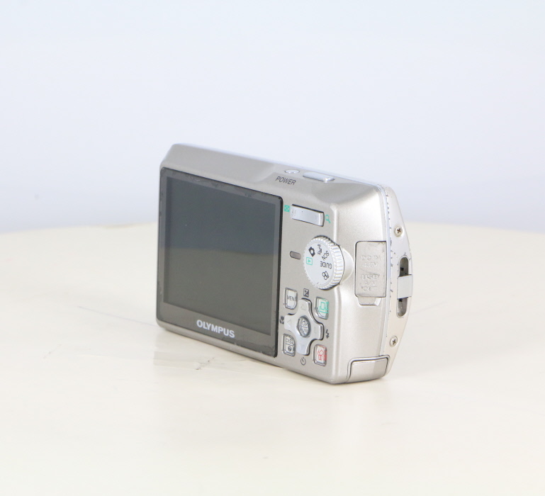 【H3009】 OLYMPUS μ710 シルバー 箱付き オリンパス ミュー 中古】(オリンパス) OLYMPUS μ710 シルバー｜ナニワグループオンライン
