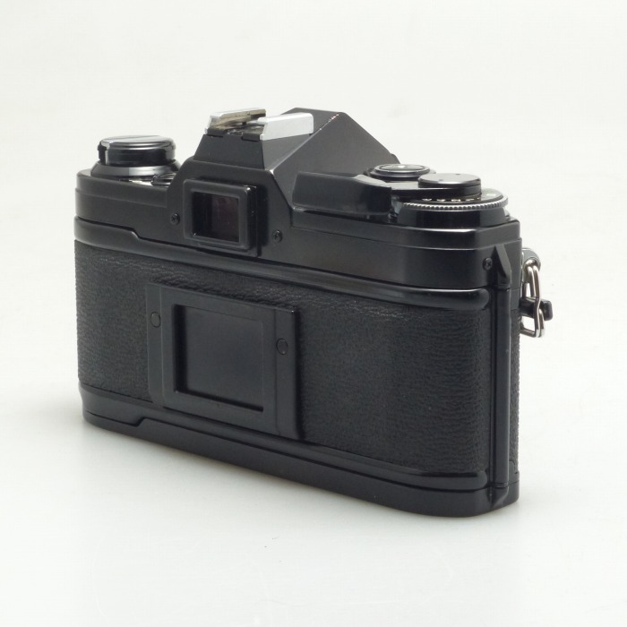 yÁz(Lm) Canon AE-1 ubN
