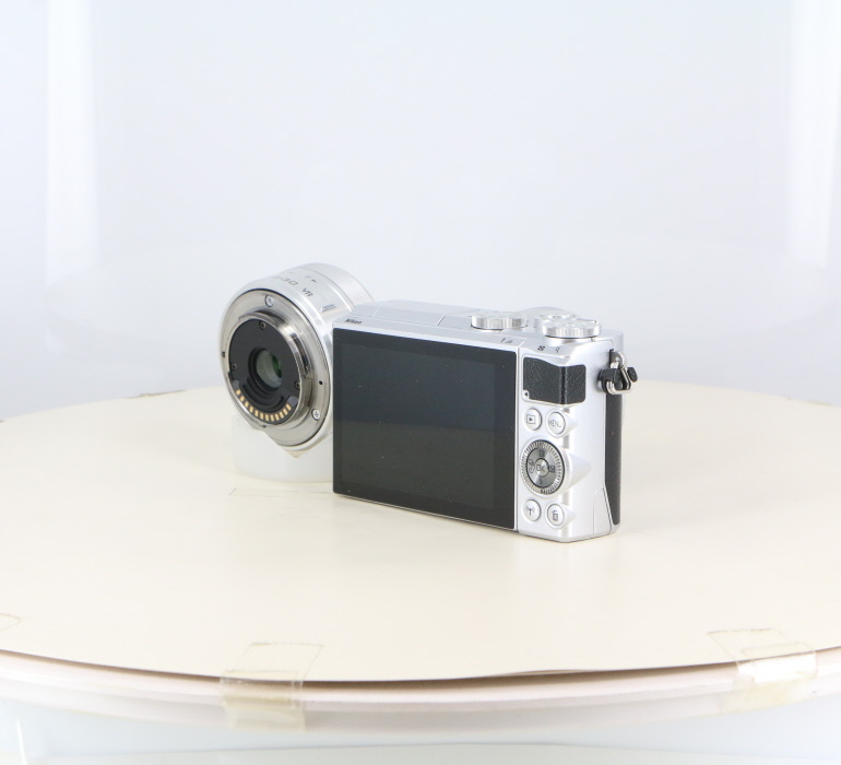 中古】(ニコン) Nikon 1 J5 ダブルレンズキット シルバー｜ナニワ
