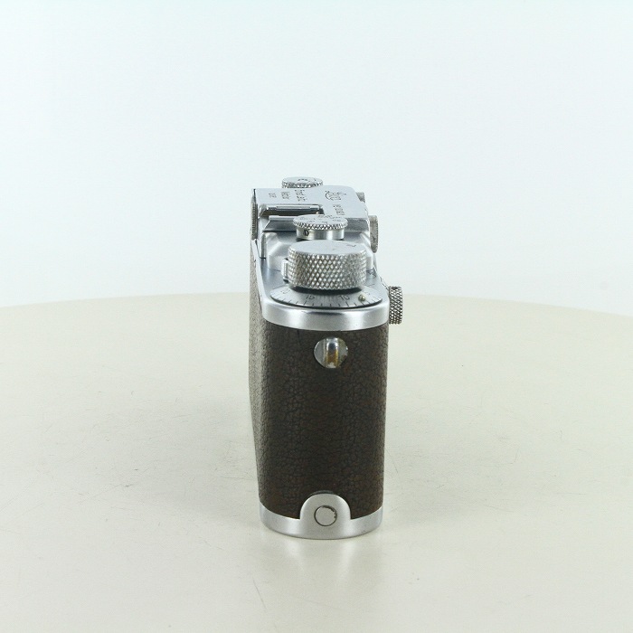 yÁz(CJ) Leica III