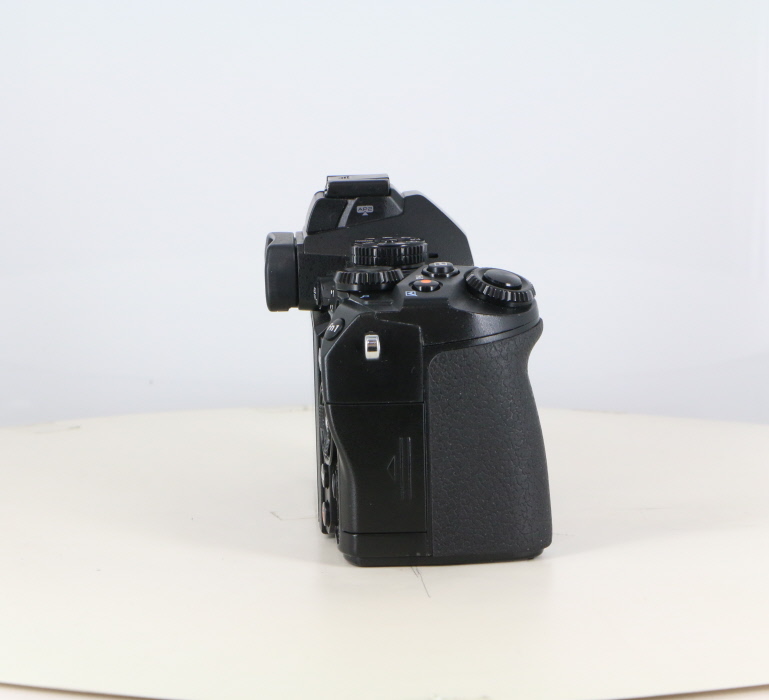 中古】(オリンパス) OLYMPUS OM-D E-M1 ボデイ｜ナニワグループ