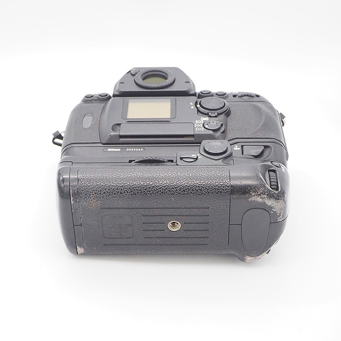 yÁz(jR) Nikon F6+MB-40