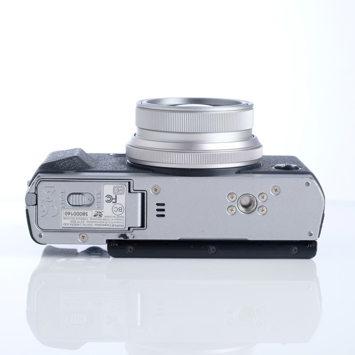 中古】(フジフイルム) FUJIFILM FX-X30 シルバー｜ナニワグループ