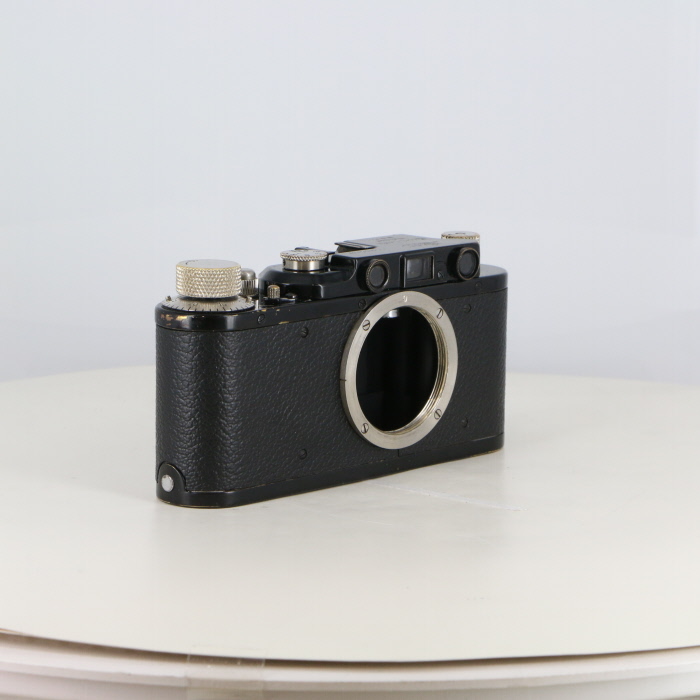 yÁz(CJ) Leica D II ubN I^