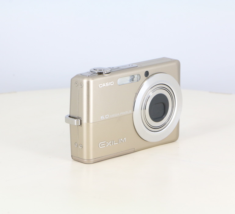 中古】(カシオ) Casio EX-Z600 ゴールド｜ナニワグループオンライン
