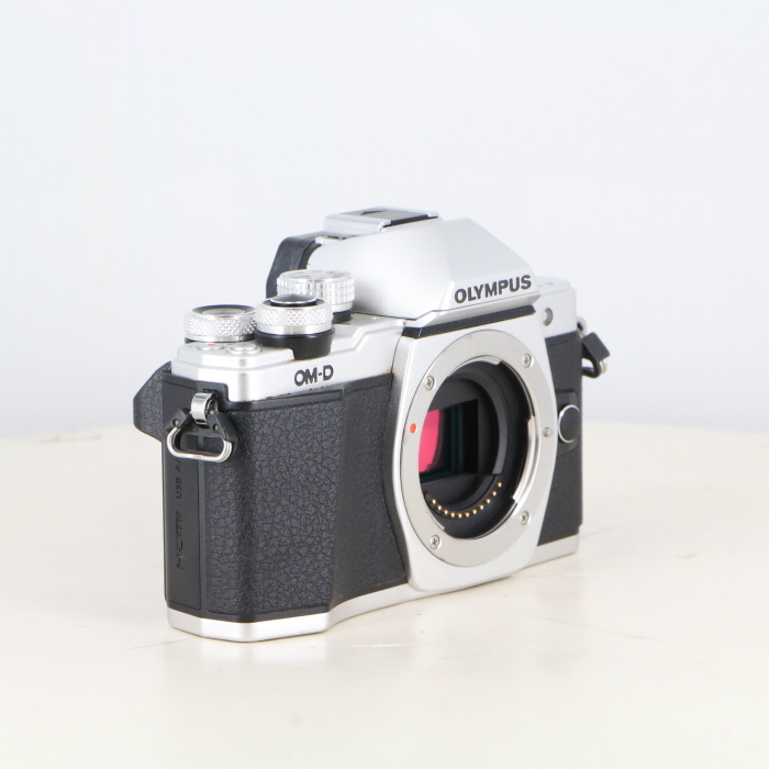 【訳アリ】オリンパス OM-D E-M10　ボディ　シルバー　ジャンク 中古】(オリンパス) OLYMPUS E-M10 MarkII ボディ シルバー