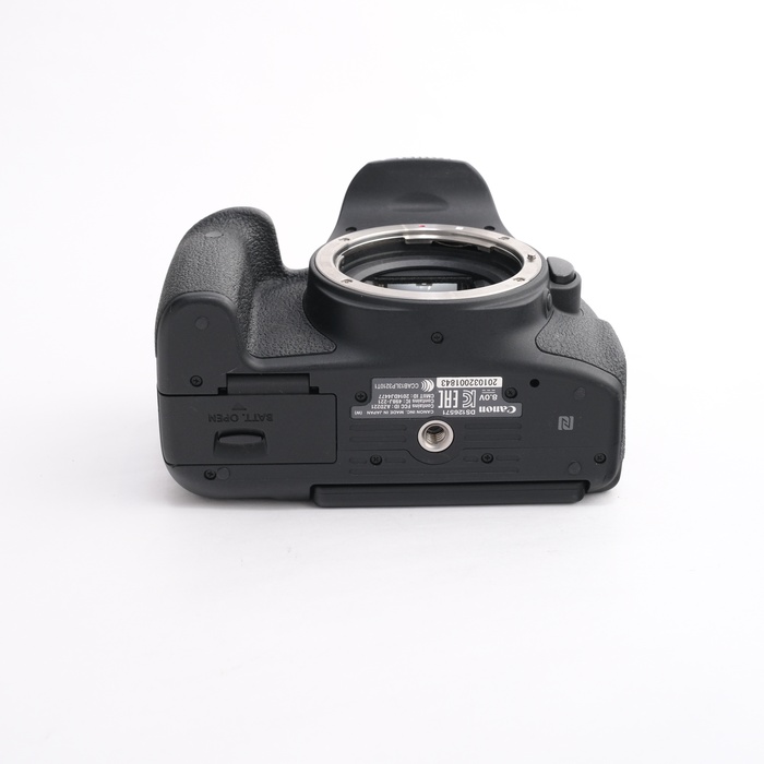 中古】(キヤノン) Canon EOS KISS X8I ボディ｜ナニワグループ