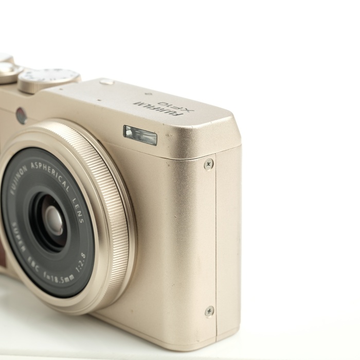 中古】(フジフイルム) FUJIFILM XF10 シャンパンゴールド｜ナニワ