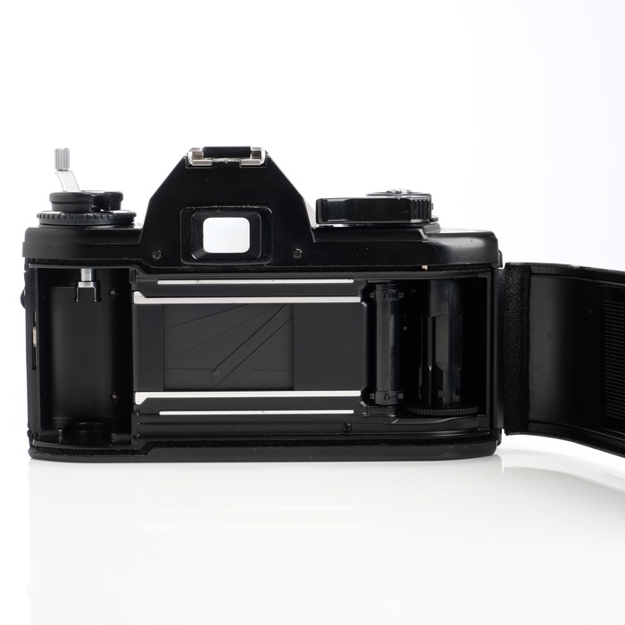 中古】(ニコン) Nikon EM ブラック｜ナニワグループオンライン