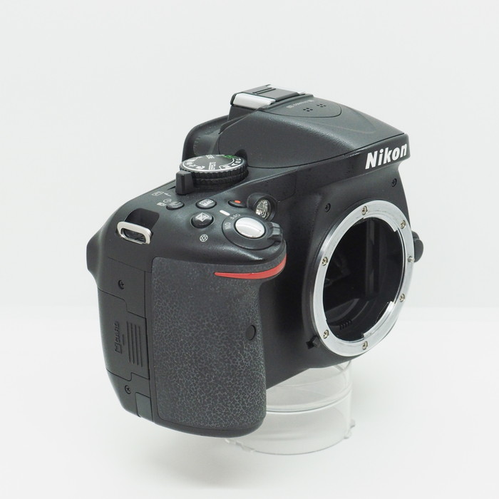 yÁz(jR) Nikon D5200 {fB ubN